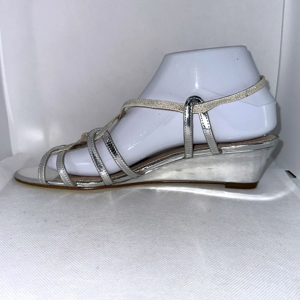 I. Miller Beautiful Shoes Strappy Metallic Wedge Sandals Size 8.5 - EUC